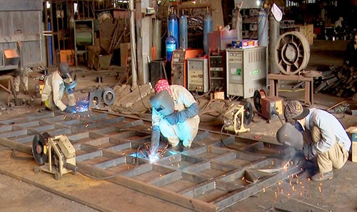 Doanh nghiệp khôi phục sản xuất, kinh doanh